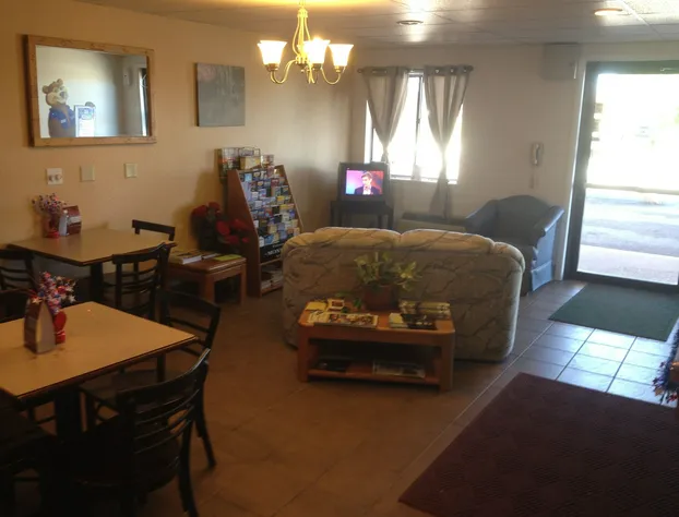 Travelodge by Wyndham Deer Lodge Montana hotel detail image 1