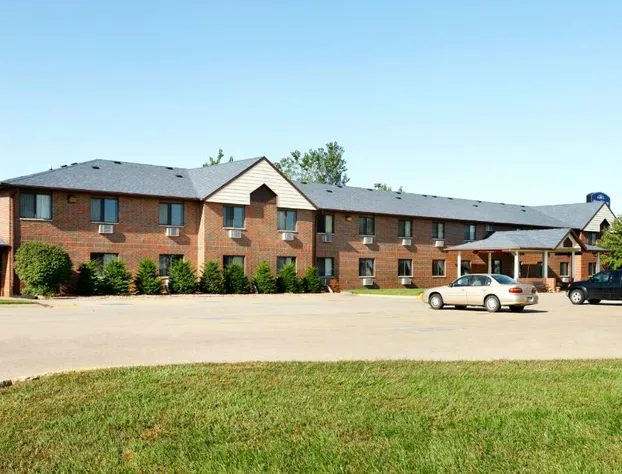 Howard Johnson by Wyndham Waterloo/Cedar Falls hotel detail image 1