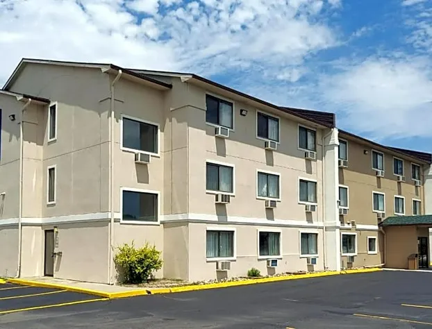 Boarders Inn & Suites by Cobblestone Hotels - Waterloo/Cedar Falls hotel detail image 4