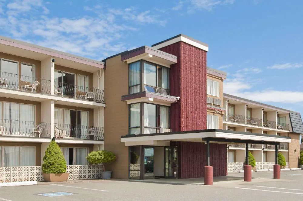 Travelodge by Wyndham Nanaimo hotel hero