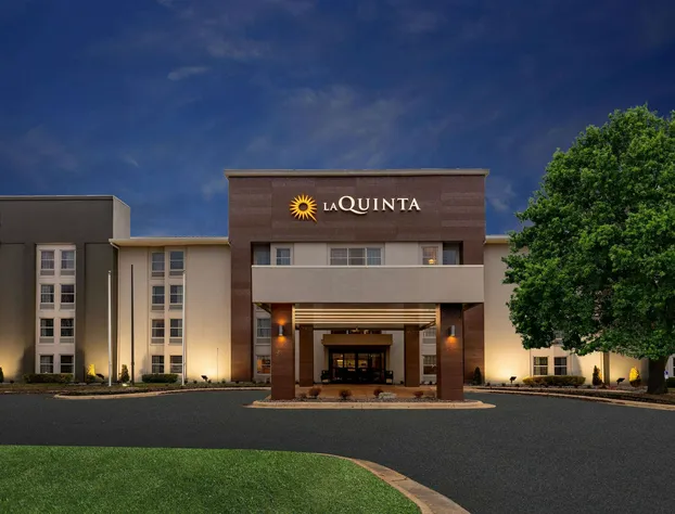 La Quinta Inn & Suites by Wyndham Jonesboro hotel detail image 2