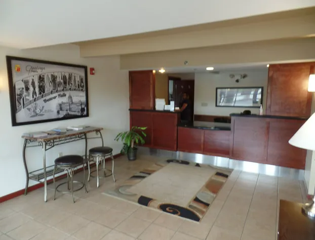 Super 8 by Wyndham Beaver Falls hotel detail image 4