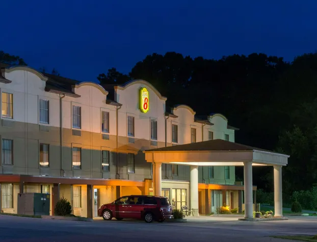 Super 8 by Wyndham Beaver Falls hotel detail image 1