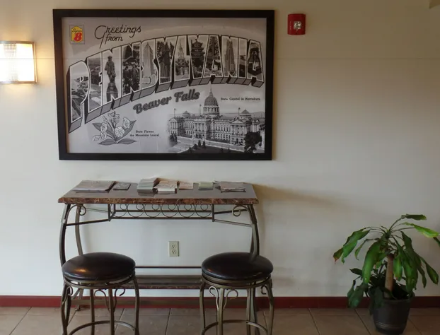 Super 8 by Wyndham Beaver Falls hotel detail image 3