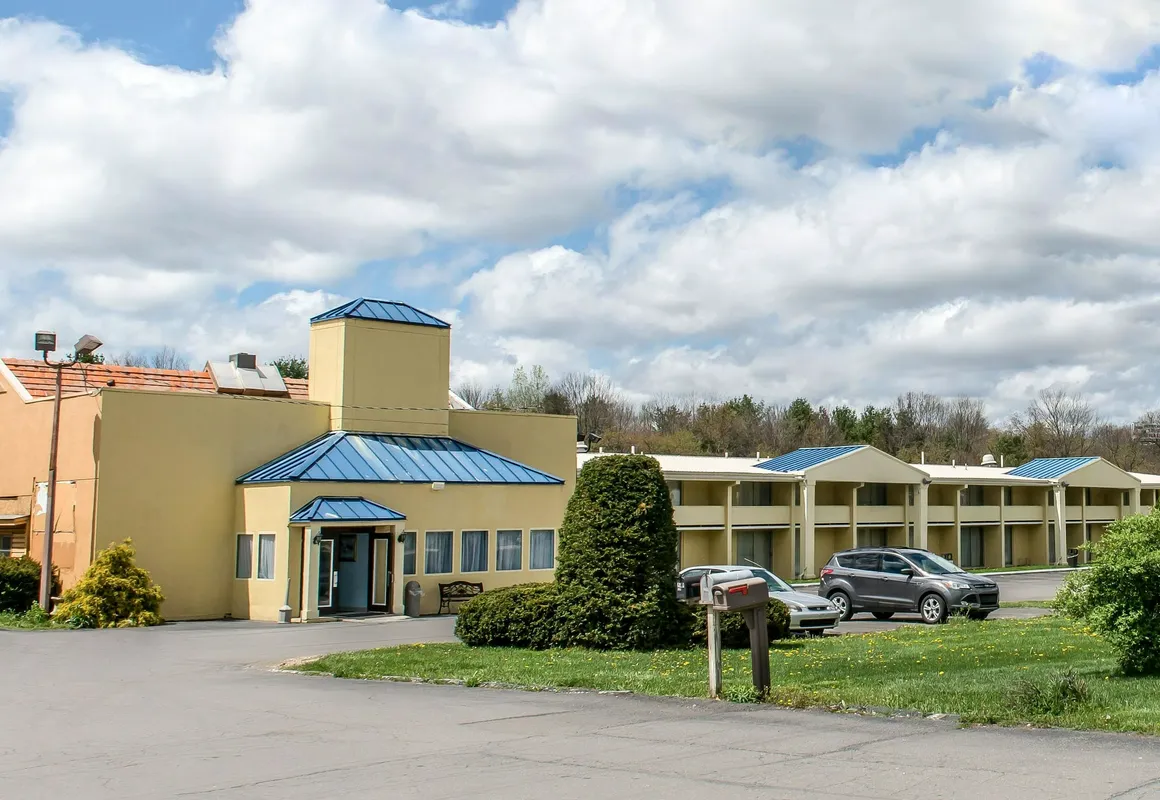 Rodeway Inn Brookville hotel hero