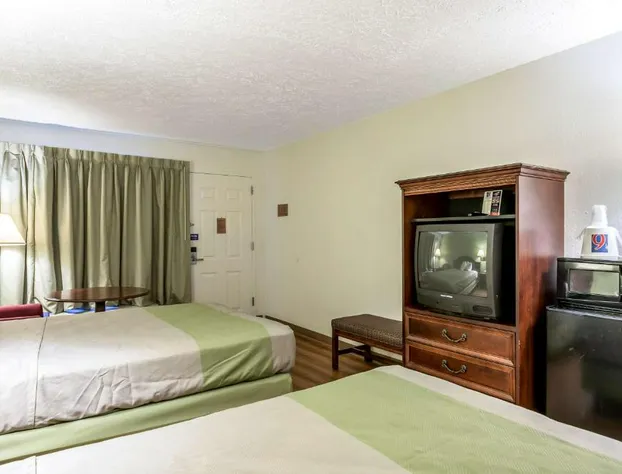 Americas Best Value Inn Edgewood hotel detail image 4