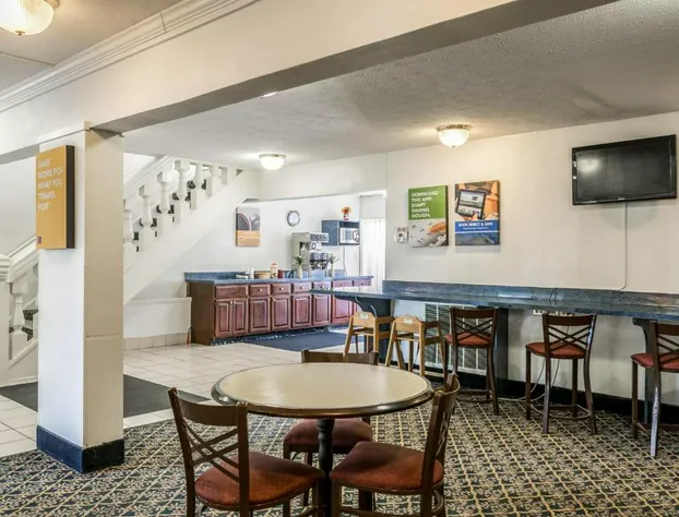 Americas Best Value Inn Edgewood hotel detail image 4