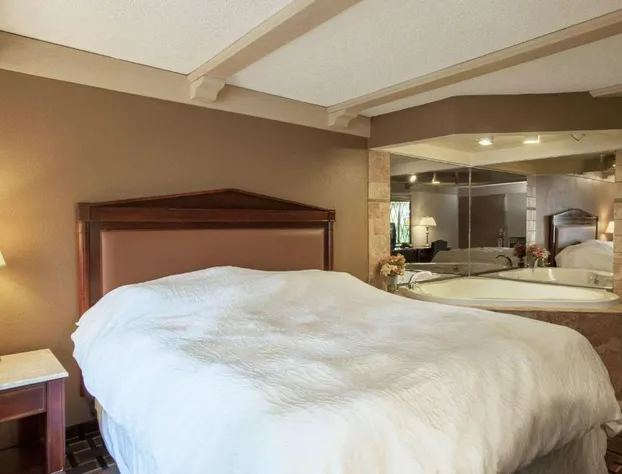 Knights Inn Greensburg hotel detail image 4