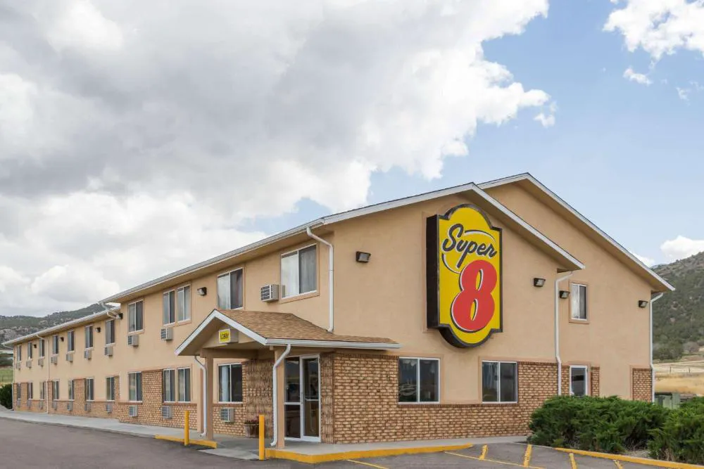 Super 8 by Wyndham Nephi hotel hero