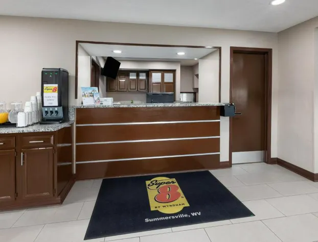 Super 8 by Wyndham Summersville/New River National Park hotel detail image 3