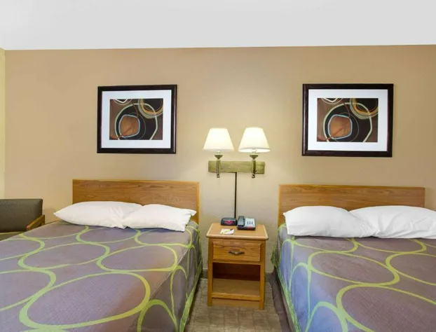 Super 8 by Wyndham Lewisburg hotel detail image 4