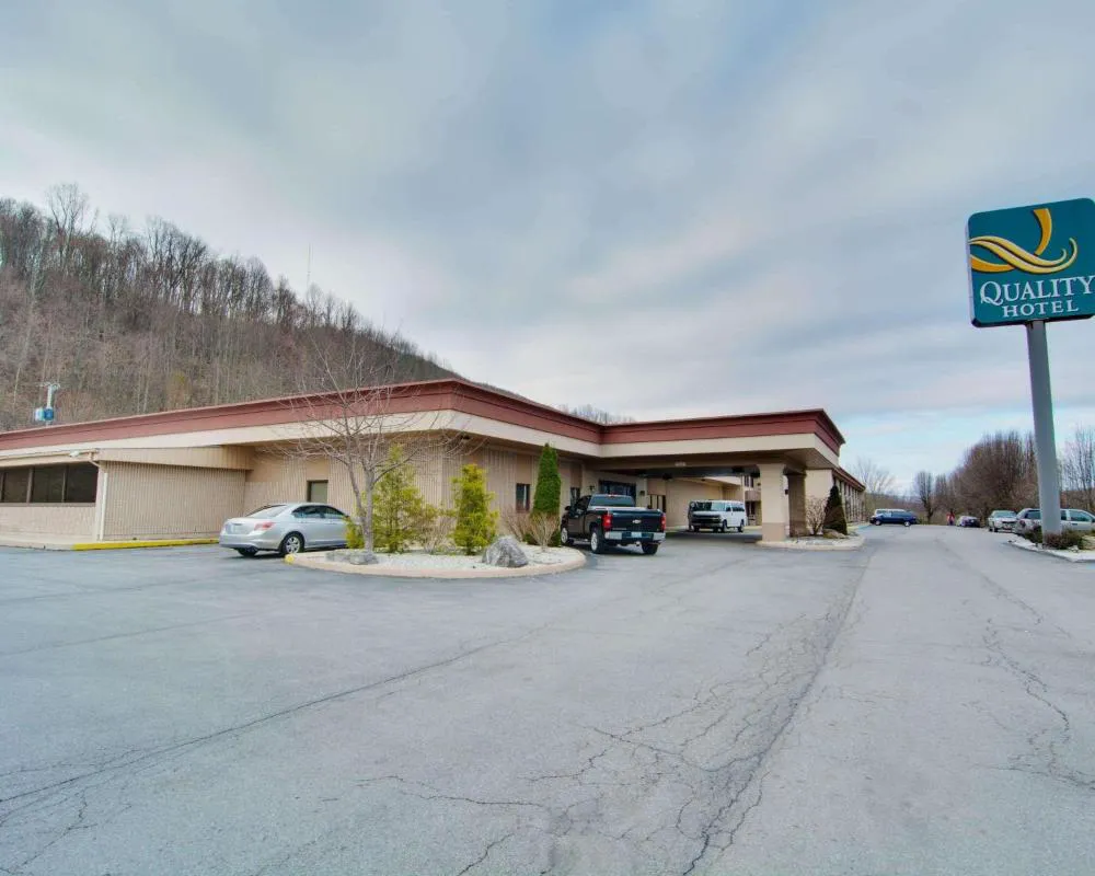 Quality Hotel and Conference Center Bluefield hotel hero
