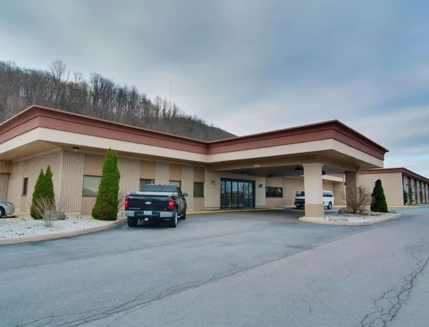 Quality Hotel and Conference Center Bluefield hotel detail image 1