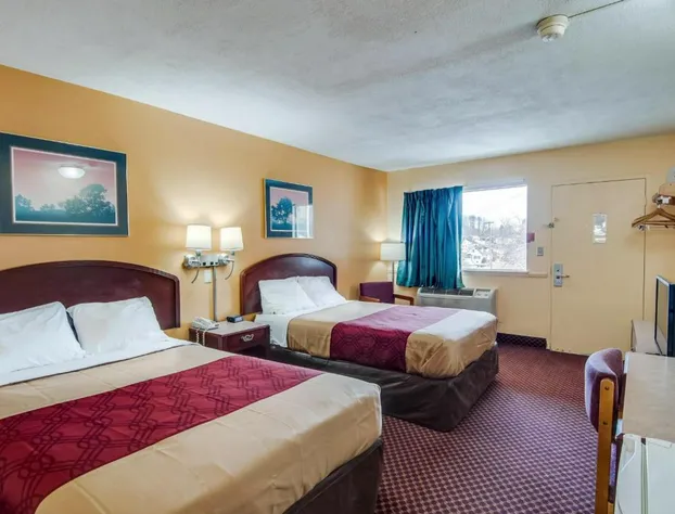 Econo Lodge Near Bluefield College hotel detail image 4