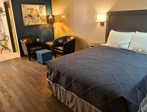 Shady Acre Inn and Suites hotel detail image 1