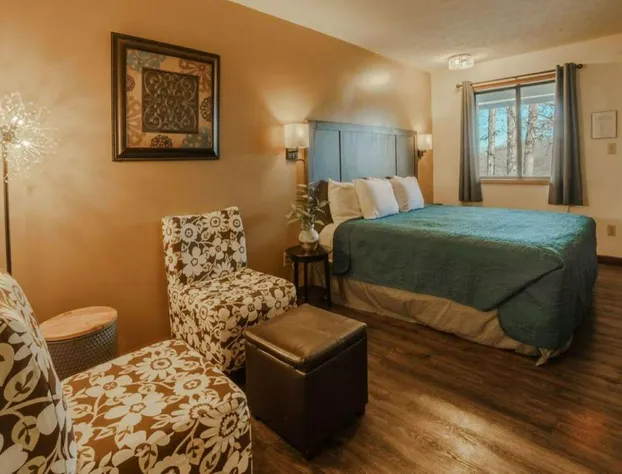 Shady Acre Inn and Suites hotel detail image 4