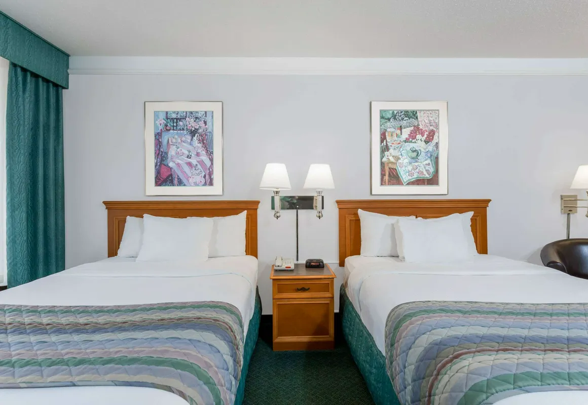 Days Inn by Wyndham Bristol hotel hero