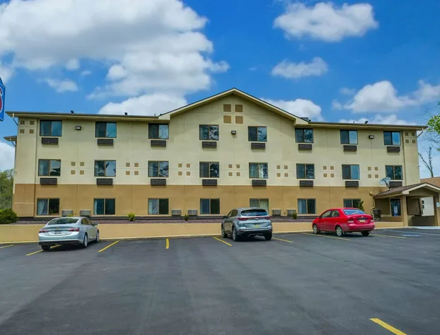 Motel 6 Montoursville, PA - Williamsport hotel detail image 1