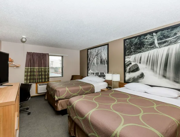 Super 8 by Wyndham Hays KS hotel detail image 3