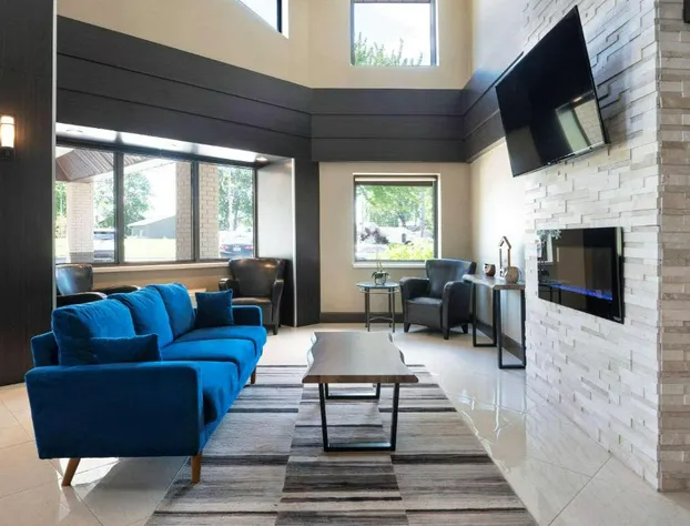 Comfort Inn Lakeshore hotel detail image 1