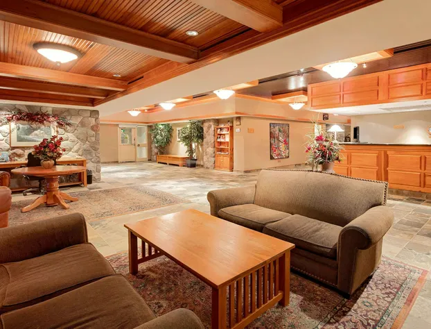 Ramada by Wyndham Pinewood Park Resort North Bay hotel detail image 1