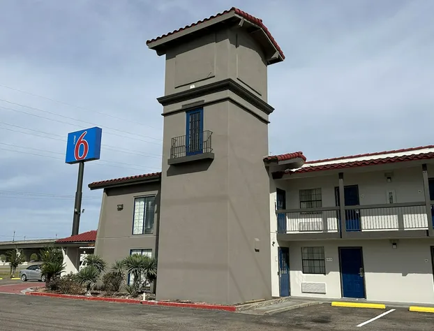 Motel 6 Beaumont, TX hotel detail image 3