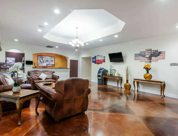 Super 8 by Wyndham Beaumont I-10 South/College St hotel detail image 4