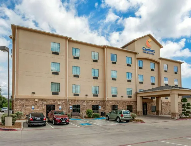 Comfort Inn & Suites Paris hotel detail image 1