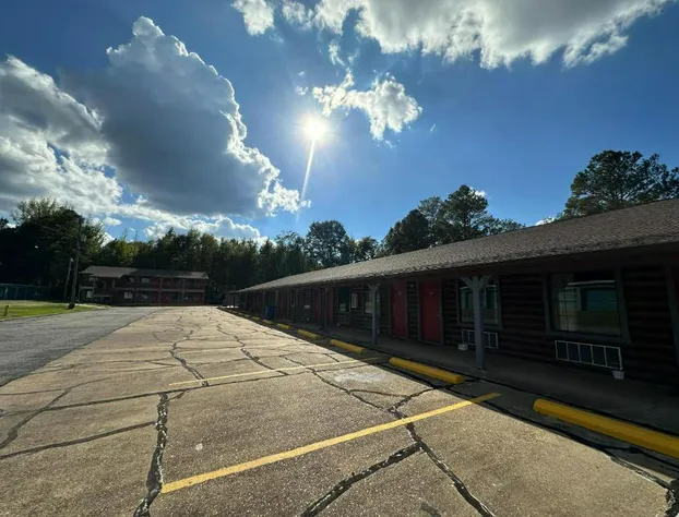 American Inn Motel by Capital O Camden AL hotel detail image 1
