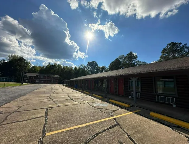 American Inn Motel by Capital O Camden AL hotel detail image 2