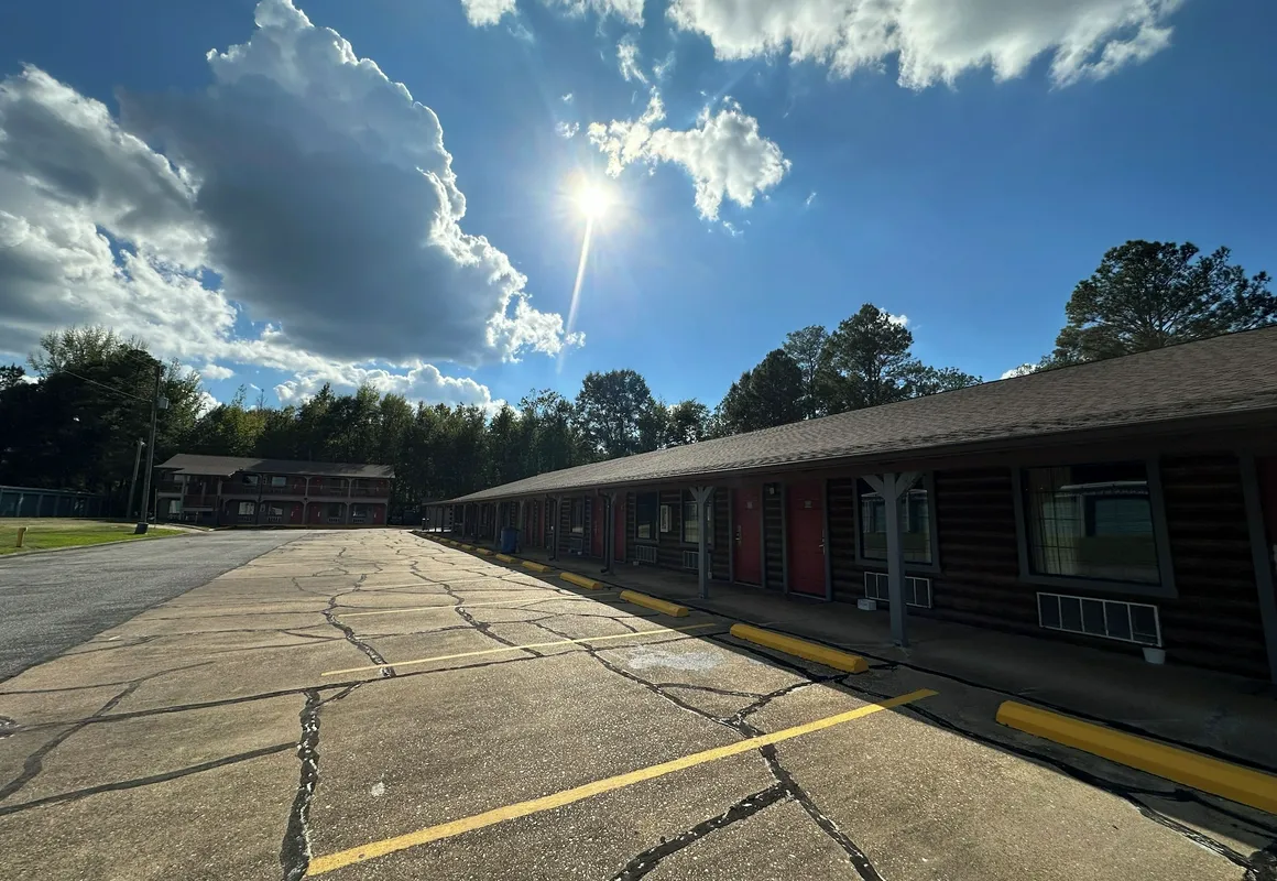 Capital O American Inn Motel Camden AL hotel hero