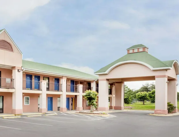 Knights Inn Ruther Glen hotel detail image 1