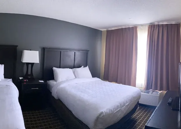 Days Inn & Suites by Wyndham Norton Shores/Muskegon hotel detail image 3