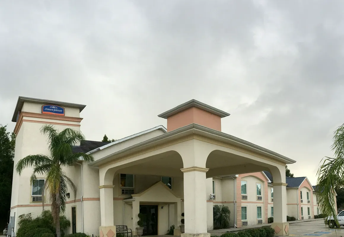 Howard Johnson by Wyndham Houma hotel hero