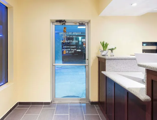 Executive Inn and Kitchenette Suites hotel detail image 1