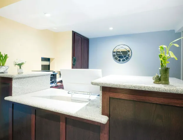 Executive Inn and Kitchenette Suites hotel detail image 2