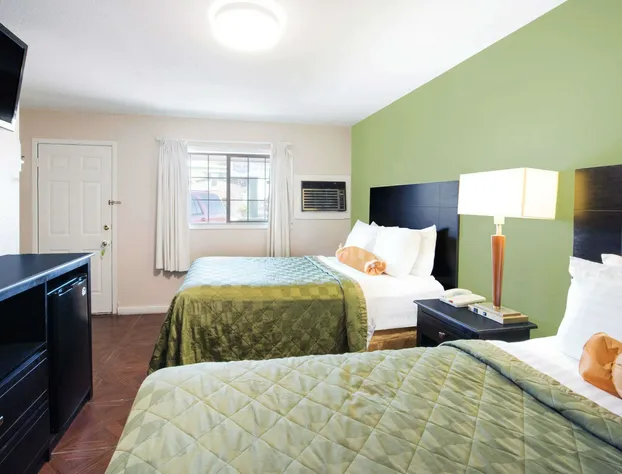 Executive Inn and Kitchenette Suites hotel detail image 4