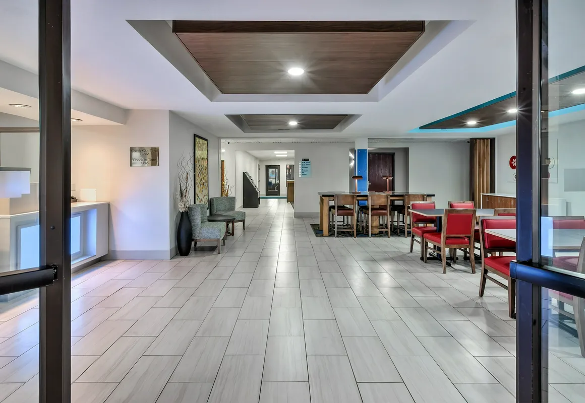 Holiday Inn Express & Suites Three Rivers by IHG hotel hero