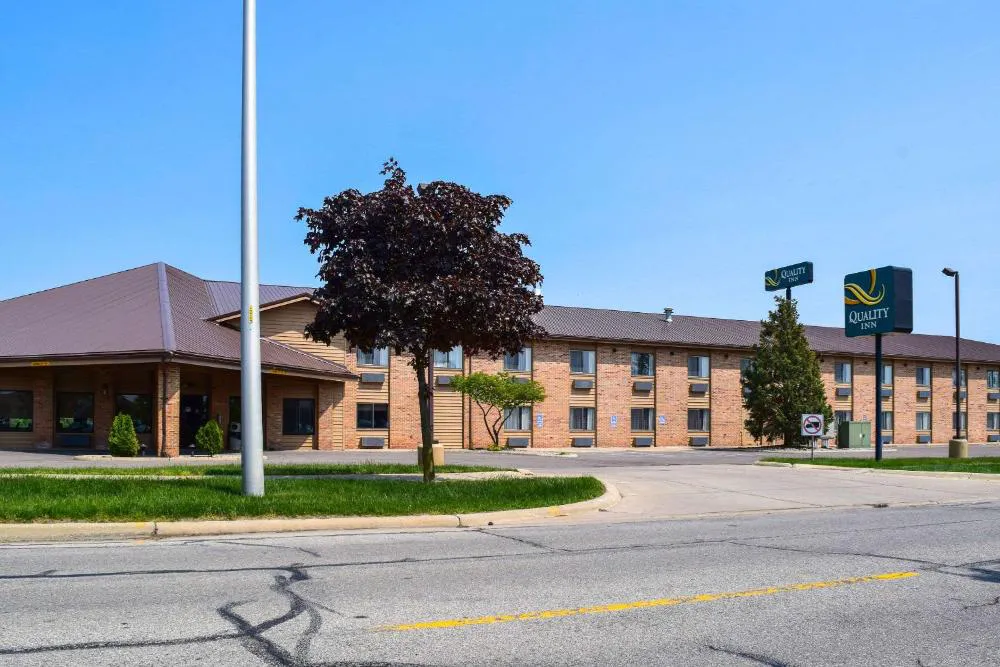 Quality Inn Dundee hotel hero