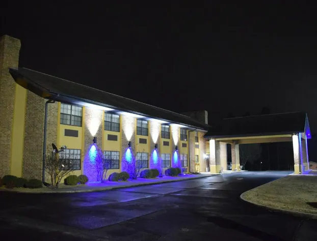 Super 8 by Wyndham Paragould hotel detail image 2