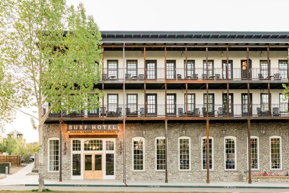 Surf Hotel & Chateau hotel hero