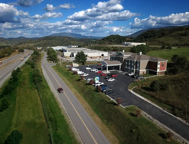 Holiday Inn Express & Suites Lebanon by IHG hotel detail image 2