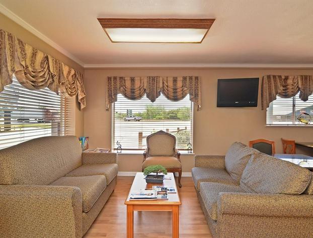 Americas Best Value Inn Stephenville hotel detail image 2