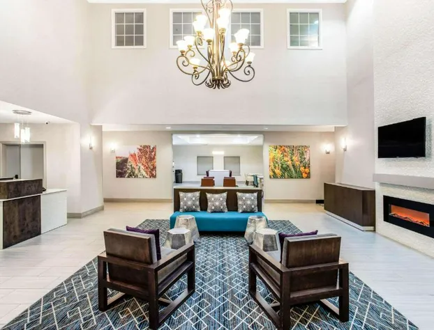 La Quinta Inn & Suites by Wyndham Hillsboro hotel detail image 2