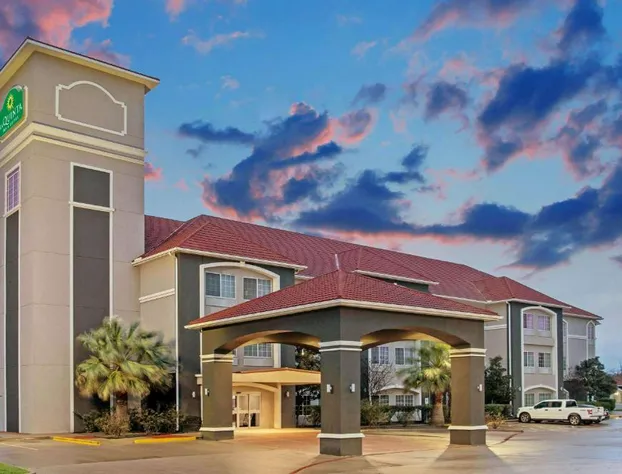 La Quinta Inn & Suites by Wyndham Fairfield TX hotel detail image 1