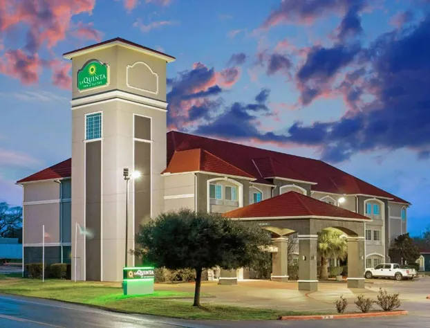 La Quinta Inn & Suites by Wyndham Fairfield TX hotel detail image 2