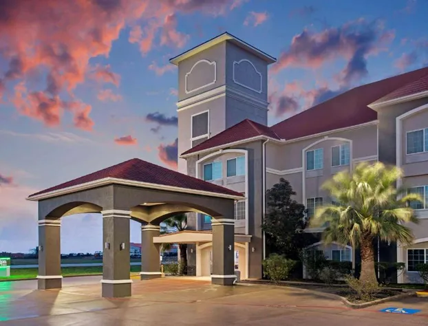 La Quinta Inn & Suites by Wyndham Fairfield TX hotel detail image 3