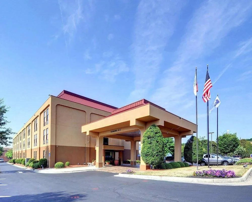 Hampton Inn Eden hotel hero