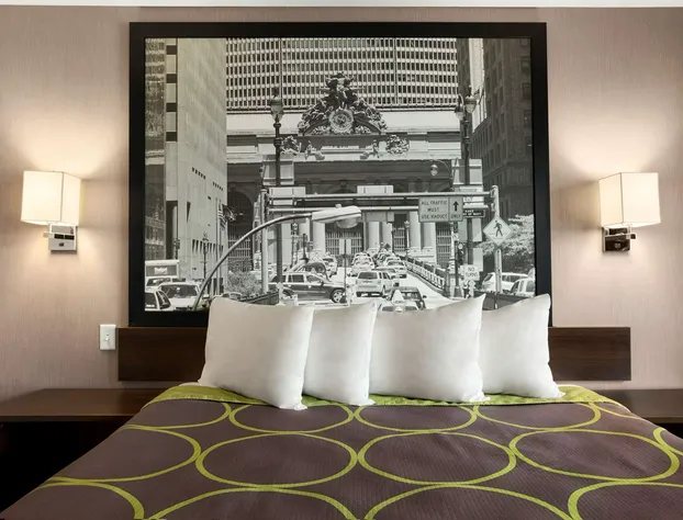 Super 8 by Wyndham Bronx hotel detail image 3