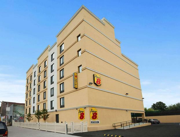 Super 8 by Wyndham Bronx hotel detail image 1